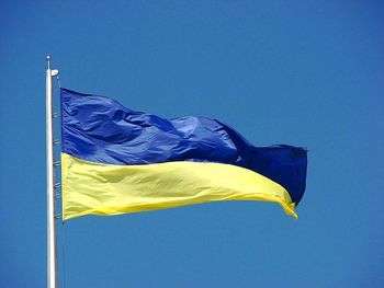 Ukrainian flag - foto di Shamil Khakirov