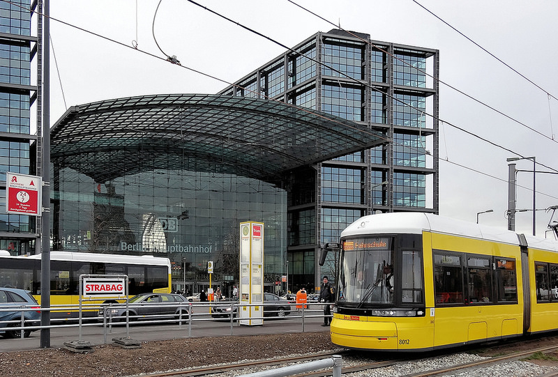 Trasporto pubblico locale - Tram zum Hauptbahnhof