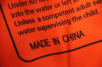 Contraffazione Made in China - Photo credit Martin Abegglen