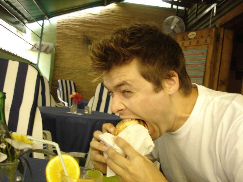 Eating burger - foto di CxOxS